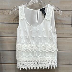 Rue21 White Embellished Cropped Tank Top